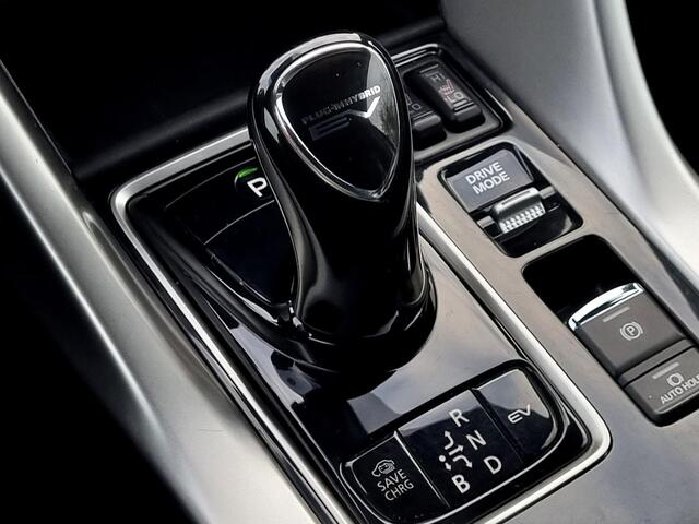Mitsubishi ECLIPSE Cross 2.4 PHEV Prestige S-AWC 4WD Automaat / 1500KG Trekgewicht / Schuif-/Opendak / Cruise Control Adaptief / Camera / Lederen Bekleding