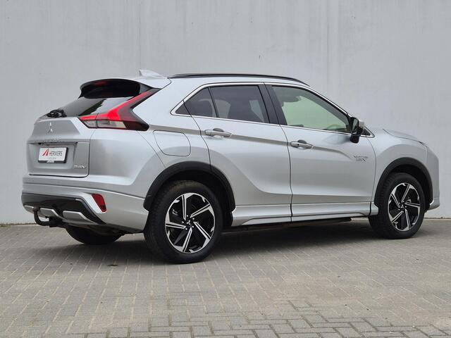 Mitsubishi ECLIPSE Cross 2.4 PHEV Plug-in Executive Automaat / Automaat / Trekhaak afneembaar / Trekgewicht 1500 kg / Allseason Banden / Apple Carplay Android Auto / Stuur- en Stoelverwarming / Rondomzicht camera / Achterbank verwarming /