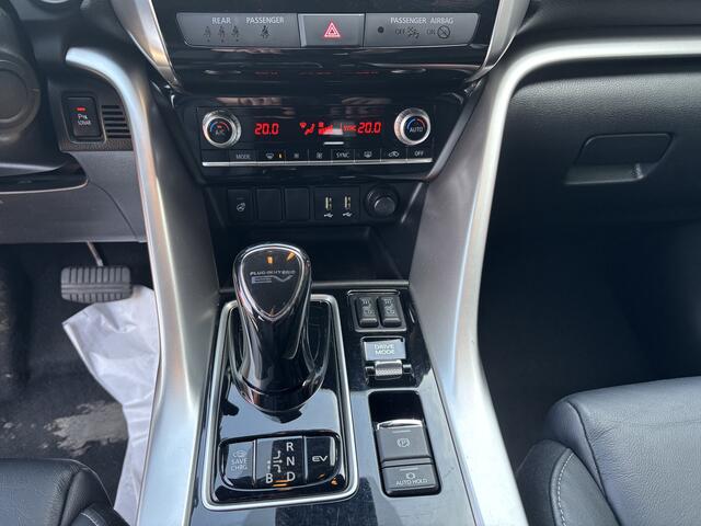 Mitsubishi ECLIPSE Cross 2.4 PHEV Plug-in Hybrid | Leer | Stoelverwarming