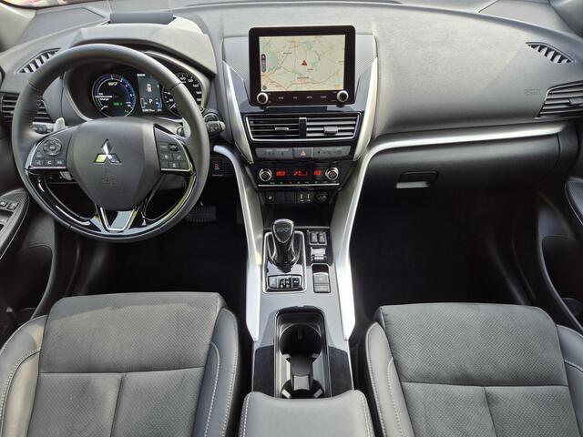 Mitsubishi ECLIPSE Cross 2.4 PHEV Plug-in Executive Automaat / Apple Carplay Android Auto / Trekgewicht 1500 kg / HUD / Stuur- en Stoelverwarming / Rondomzicht camera / Adaptief cruise control / Stoelventilatie voor /
