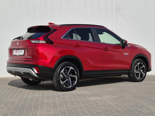 Mitsubishi ECLIPSE Cross 2.4 PHEV Plug-in Executive Automaat / Apple Carplay Android Auto / Trekgewicht 1500 kg / HUD / Stuur- en Stoelverwarming / Rondomzicht camera / Adaptief cruise control / Stoelventilatie voor /