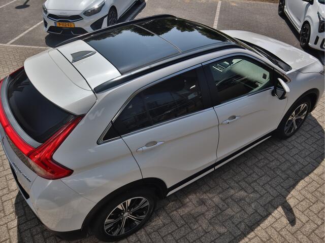 Mitsubishi ECLIPSE Cross 1.5 DI-T Instyle Automaat | Schuif/kantel dak | Climate Control | Stoelverwarming | Leder | Camera |