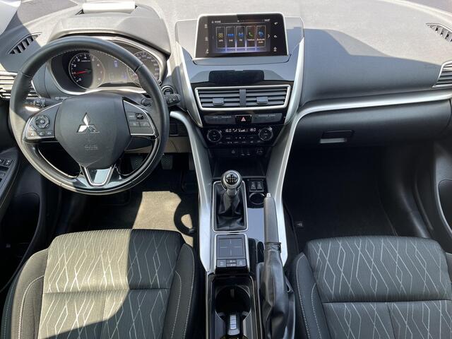 Mitsubishi ECLIPSE Cross 1.5 DI-T First Edition / Head-Up Display / 360° Camera / Navigatie via Apple Carplay & Android Auto / Stoelverwarming voor / Keyless Entry & Start / 1600kg trekken / Cruise- en Climate Control / Dodehoek Detectie / Parkeersensoren voor en achter / 