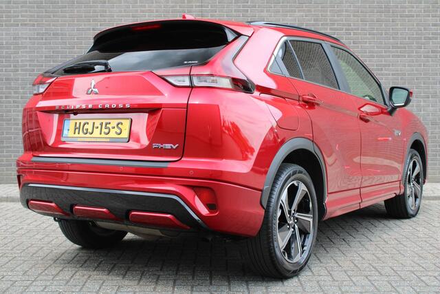 Mitsubishi ECLIPSE Cross 2.4 PHEV Instyle Nu met gratis trekhaak! Automaat, Lederen bekleding, Applecarpl./Andr. Auto Trekgewicht 1.500 KG.