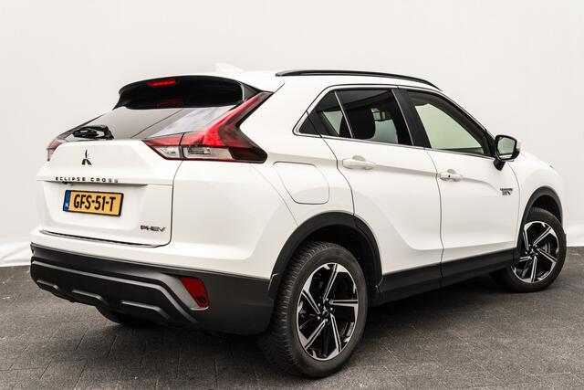 Mitsubishi ECLIPSE Cross 2.4 PHEV Instyle Plug - In I Camera I 18 inch. LMV I LED