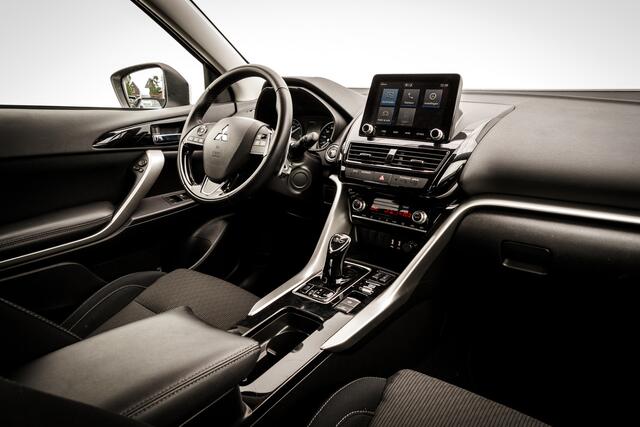 Mitsubishi ECLIPSE Cross 2.4 PHEV Instyle Plug - In I Camera I 18 inch. LMV I LED