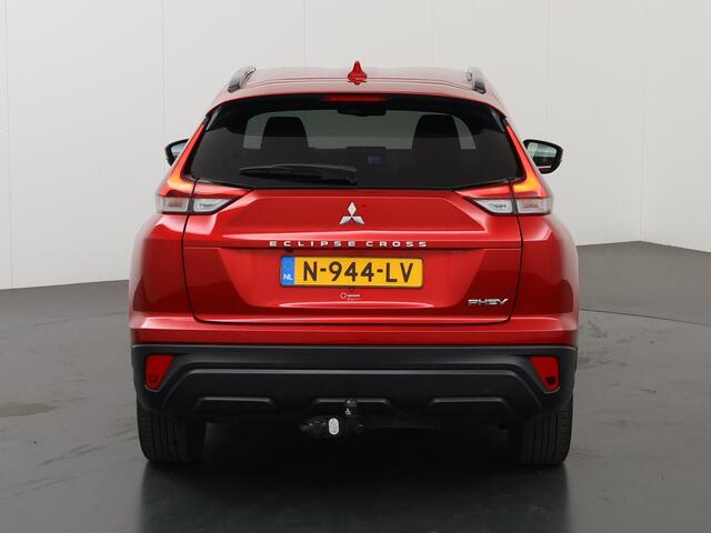 Mitsubishi ECLIPSE Cross 2.4 PHEV Intense | Trekhaak | Parkeercamera | Cruise control | Climate Control | Stoelverwarming |