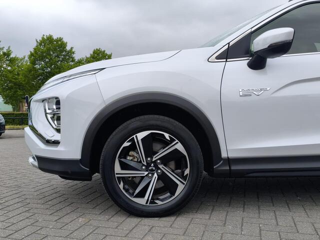 Mitsubishi ECLIPSE Cross 2.4 PHEV Intense+ | Navigatie | Camera | Stoelverwarming | Apple Carplay/Android Auto | Keyless Entry | LED Koplampen | Rijklaarprijs!