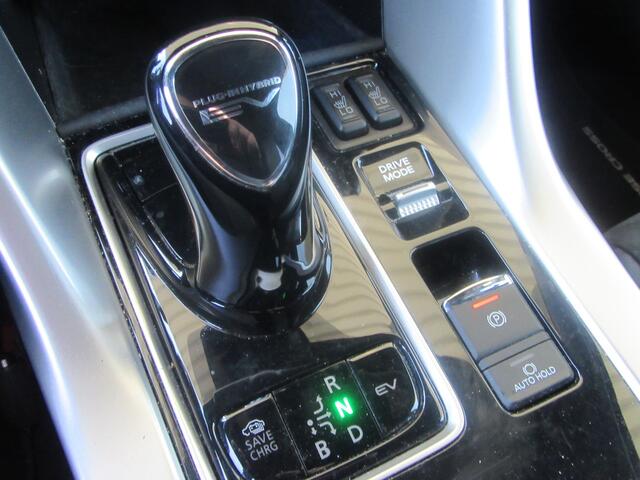 Mitsubishi ECLIPSE Cross 2.4 PHEV Executive Automaat | Adaptive CC | Climate | Blindspot | Stoel &Stuurverwarming | Navi | (occasion)