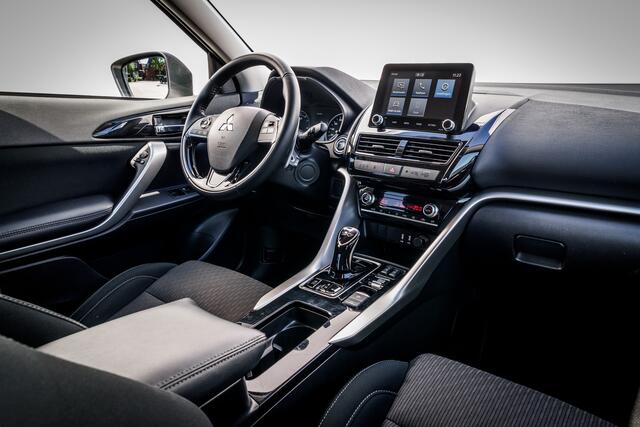 Mitsubishi ECLIPSE Cross 2.4 PHEV Instyle Plug - In I Camera I 18 inch. LMV I LED