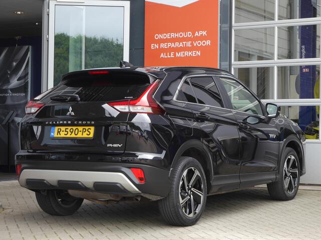 Mitsubishi ECLIPSE Cross 2.4 PHEV Intense+ | Stoelverwarming | Camera | Sensoren v+a | Navigatie | 18inch Velgen | Keyless entry & Start