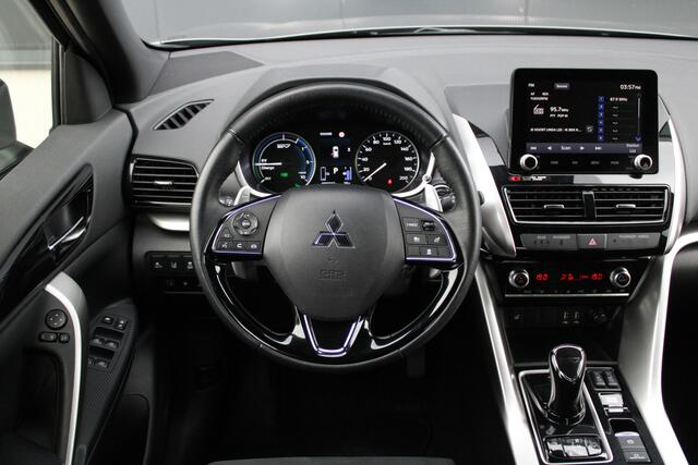 Mitsubishi ECLIPSE Cross 2.4 PHEV Intense+ - Carplay - Camera - LED - Stoel-stuurverwarming - RIjklaar