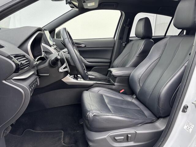 Mitsubishi ECLIPSE Cross 2.4 PHEV Instyle / Schuif/kantel-dak / Adaptive Cruise Control / Lederen bekleding / Elektrisch verstelbare bestuurdersstoel / Stoel- en stuurwielverwarming