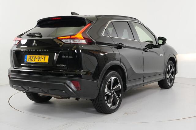 Mitsubishi ECLIPSE Cross 2.4 PHEV 188 pk 4 WD | Camera | Stl. verw. | Apple/Android | Parelmoer | Cruise |