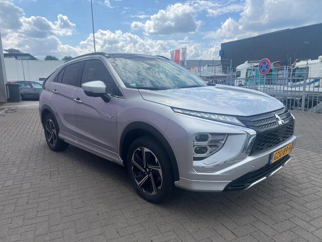 Mitsubishi ECLIPSE Cross 2.4 PHEV Instyle | Panoramadak | Navigatie | Apple CarPlay/Android Auto | Stoelverwarming | Adaptive Cruise control | Parkeersensoren | Lederen bekleding