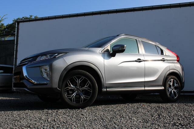 Mitsubishi ECLIPSE Cross 1.5 DI-T Pure Trekhaak, Achteruitrijcamera