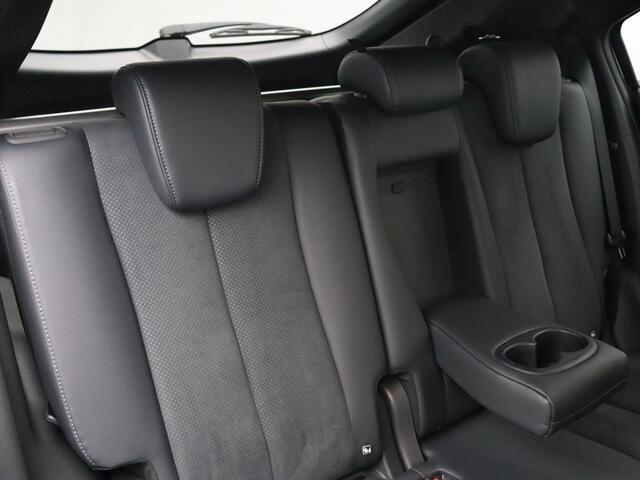 Mitsubishi ECLIPSE Cross 2.4 PHEV Black Edition | Stoelverwarming voor & achter | Achteruitrijcamera | Adatpief cruise control | Apple Carplay/Android Auto |