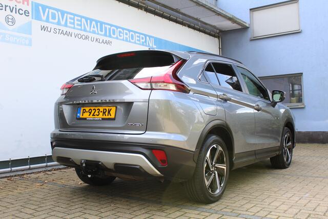 Mitsubishi ECLIPSE Cross 2.4 PHEV Intense+ | Incl. 12 maanden Garantie | Achteruitrijcamera | Parkeersensoren V+A | Trekhaak | Keyless entry/start | Cruise controle | Stoelverwarming | Elektrisch verstelbare stoel | Apple Carplay/Android Auto | Climate controle | Navigatie