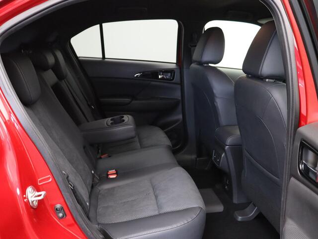 Mitsubishi ECLIPSE Cross 2.4 PHEV Black Edition | Stoelverwarming | Climate control | Lederen bekleding | Adaptieve cruise control | Elektrisch verstelbare bestuurderstoel |