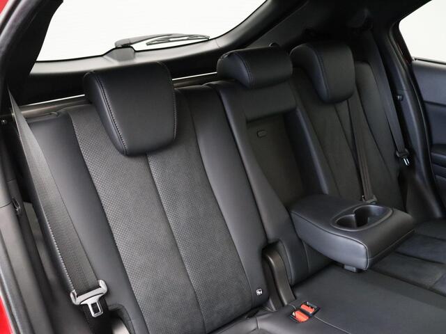 Mitsubishi ECLIPSE Cross 2.4 PHEV Black Edition | Stoelverwarming | Climate control | Lederen bekleding | Adaptieve cruise control | Elektrisch verstelbare bestuurderstoel |