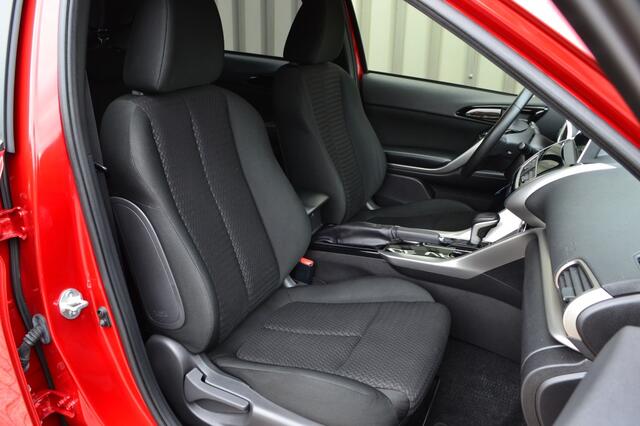 Mitsubishi ECLIPSE 1.5 DI-T Instyle Camera/LED/18'' inch/Carplay