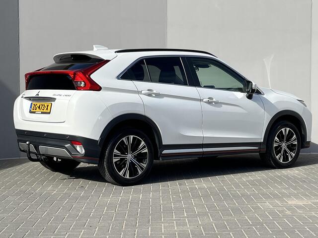 Mitsubishi ECLIPSE Cross 1.5 DI-T Intense S / Trekhaak (Trekgewicht 1.600kg) / HUD / Achteruitrijcamera / Navigatie via Apple Carplay & Android Auto / Verwarmde Voorstoelen / Cruise- en Climate Control / Keyless Entry & Start /