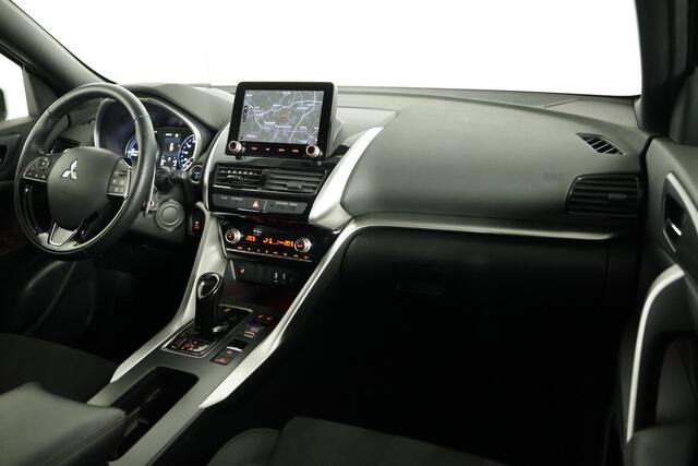 Mitsubishi ECLIPSE Cross 2.4 PHEV Black Edition / LED / HUD / Navi / ACC / Cam