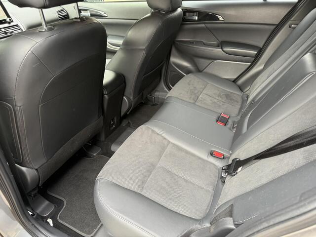 Mitsubishi ECLIPSE Cross 2.4 PHEV Intense+ / Automaat / Trekhaak (1500KG) / Navigatie / Camera / Cruise Control / Bluetooth / Stoelverwarming