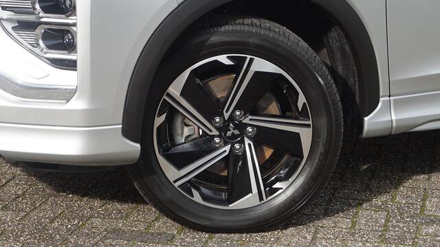 Mitsubishi ECLIPSE Cross 2.4 PHEV Executive Navigatie | PDC V+A | Elektr. Stoelverstelling | Stoelverwarming