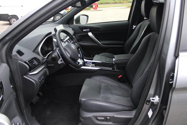 Mitsubishi ECLIPSE Cross 2.4 PHEV Black Edition Automaat, Navigatie, Cruise/Climate control, Apple carplay/Android auto, 360 Camera, Audio/Bluetooth/DAB