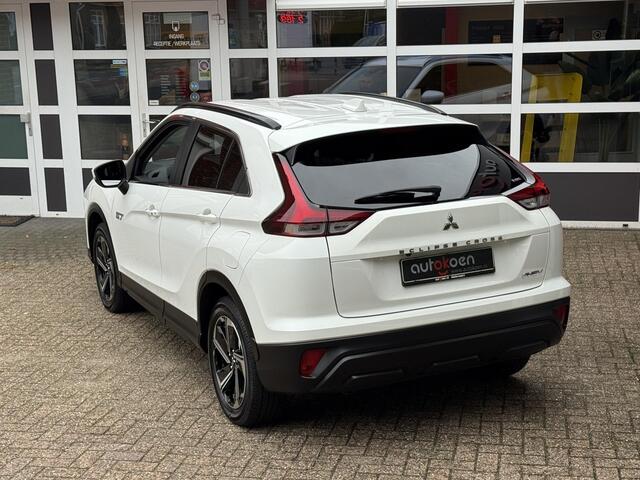 Mitsubishi ECLIPSE Cross 2.4 PLUG-IN HYBRID 4WD Basis *CRUISE/CAMERA*