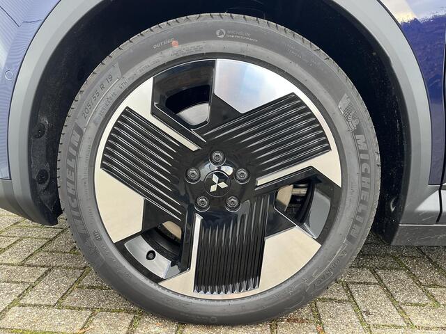 Mitsubishi ECLIPSE Cross Intense 87 kWh / ¤2000 introductiekorting / Nieuw Model! / 100% Elektrisch / 621 KM WLTP / 1.100 KG Trekgewicht / Achteruitrijcamera / Google Maps Navigatie / Stuur- & Stoelverwarming /