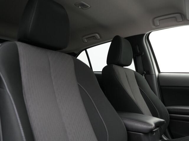 Mitsubishi ECLIPSE Cross 2.4 Instyle Plug In Hybrid 188pk PHEV | Trekhaak | Apple Carplay | Voorstoelen Verwarmd | Keyless | Cruise Control | DAB |