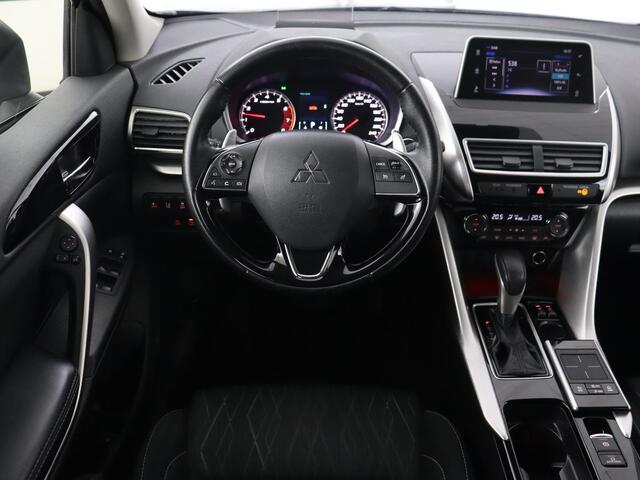 Mitsubishi ECLIPSE Cross 1.5 DI-T First Edition | Trekhaak | 360 Camera | Stoelverwarming | Head-Up | 18'' | Carplay | Keyless | Full LED | Dodehoek detectie | Climate control