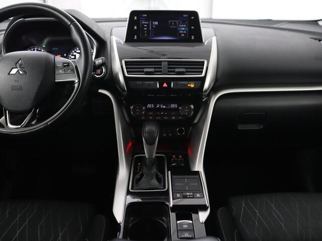 Mitsubishi ECLIPSE Cross 1.5 DI-T First Edition | Trekhaak | 360 Camera | Stoelverwarming | Head-Up | 18'' | Carplay | Keyless | Full LED | Dodehoek detectie | Climate control