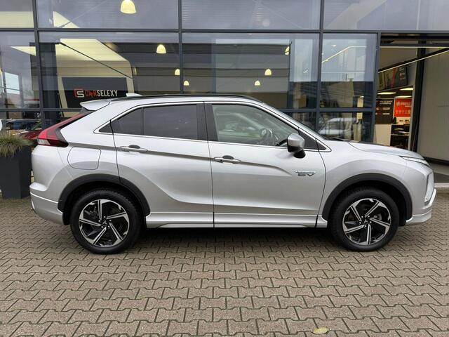 Mitsubishi ECLIPSE Cross 2.4 PHEV Black Edition *Winter Pack*