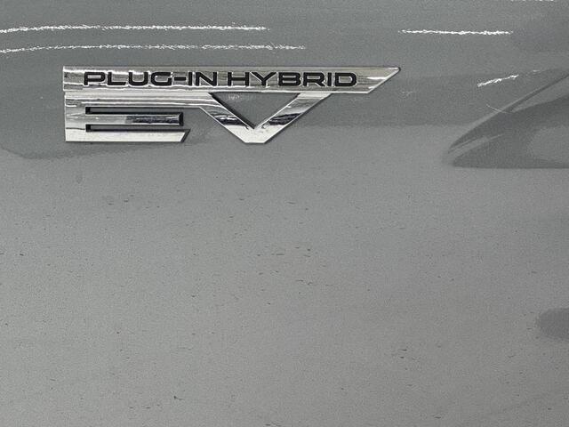 Mitsubishi ECLIPSE Cross 2.4 PHEV Instyle | Schuifdak | Head-up Display | Trekhaak | Leder | Stoelverwarming |