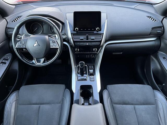 Mitsubishi ECLIPSE Cross 2.4 PHEV First Edition / 8 jaar garantie / Trekhaak 1.500 kg / Adapt. CC / Camera 360° / Navi TomTom / HUD / Apple Carplay Android / Stuur-, stoel- en achterbankverwarming /