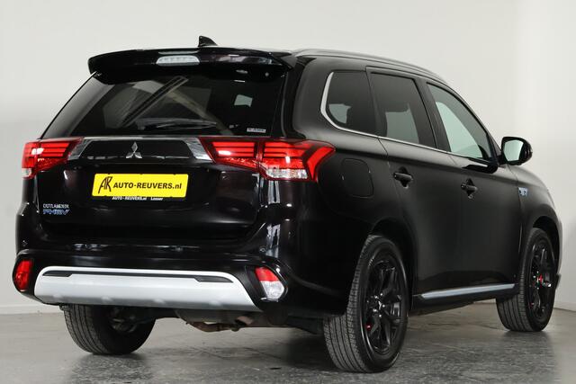 Mitsubishi ECLIPSE Cross 2.4 PHEV Intense+ Panorama / Opendak / Leder / Navigatie / 360 camera