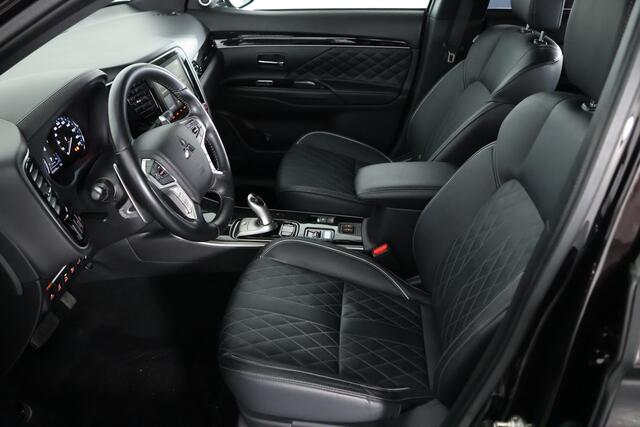 Mitsubishi ECLIPSE Cross 2.4 PHEV Intense+ Panorama / Opendak / Leder / Navigatie / 360 camera