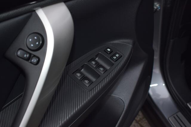 Mitsubishi ECLIPSE Cross 2.4 PHEV Intense+ | Navigatie | Camera | Trekhaak | Stoelverwarming |