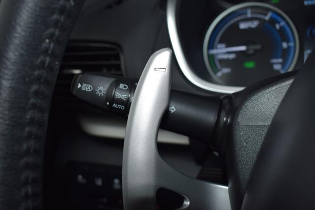 Mitsubishi ECLIPSE Cross 2.4 PHEV Intense+ | Navigatie | Camera | Trekhaak | Stoelverwarming |