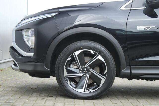 Mitsubishi ECLIPSE Cross 2.4 PHEV Intense+ Navigatie | Achteruitrijcamera | Stoelverwarming | Cruise control | Apple Carplay/Android Auto | Lichtmetalen-velgen
