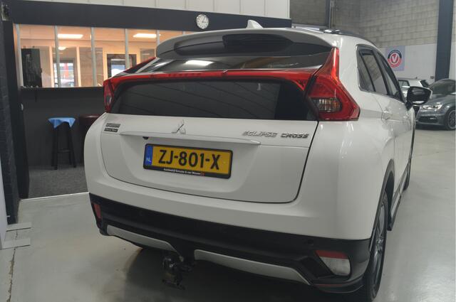 Mitsubishi ECLIPSE Cross 1.5 DI-T Intense S // LEDER // STOELVERWARMING // TREKHAAK // H.U.D. // CLIMA // CRUISE //