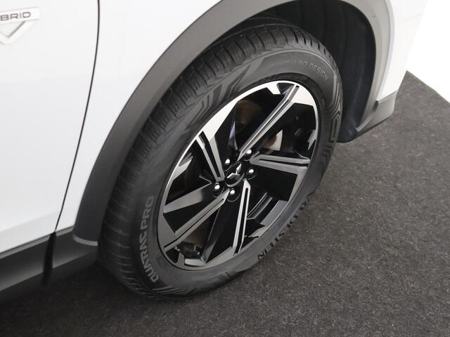 Mitsubishi ECLIPSE Cross 2.4 PHEV Intense 188PK | Automaat | Navigatie | Parkeersensoren Achter | Achteruitrijcamera