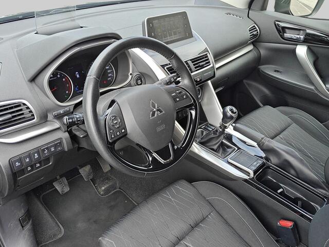 Mitsubishi ECLIPSE Cross 1.5 DI-T First Edition | Camera