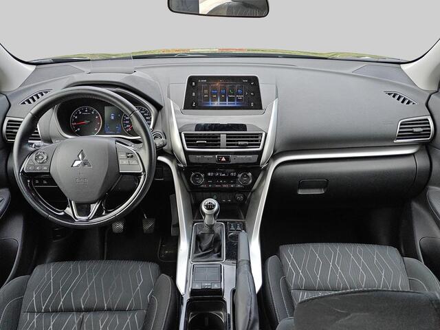 Mitsubishi ECLIPSE Cross 1.5 DI-T First Edition | Camera