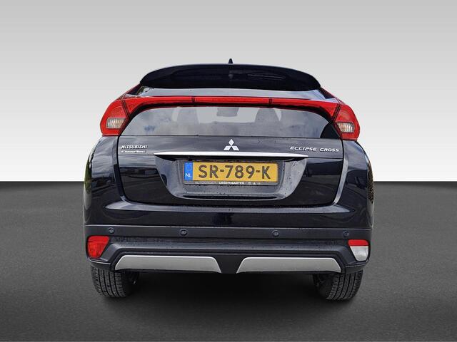 Mitsubishi ECLIPSE Cross 1.5 DI-T First Edition | Camera