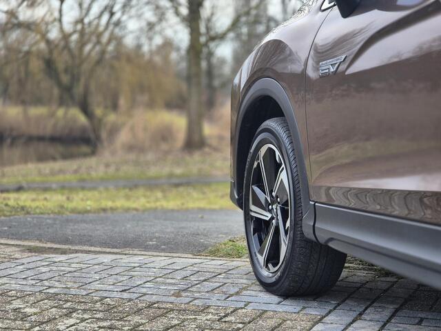 Mitsubishi ECLIPSE Cross 2.4 PHEV Intense+