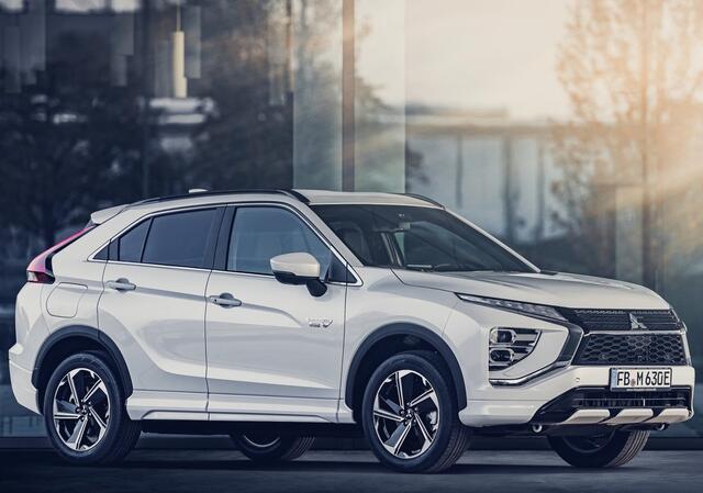 Mitsubishi ECLIPSE Cross 2.4 PHEV Intense+